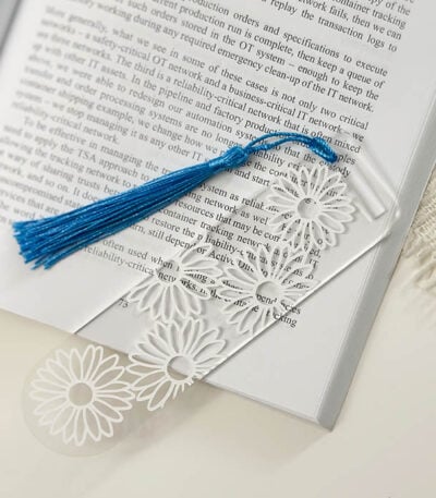 Daisy Flower Bookmark