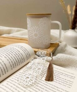 daisy flower drinking glass with handle and matchin bookmark